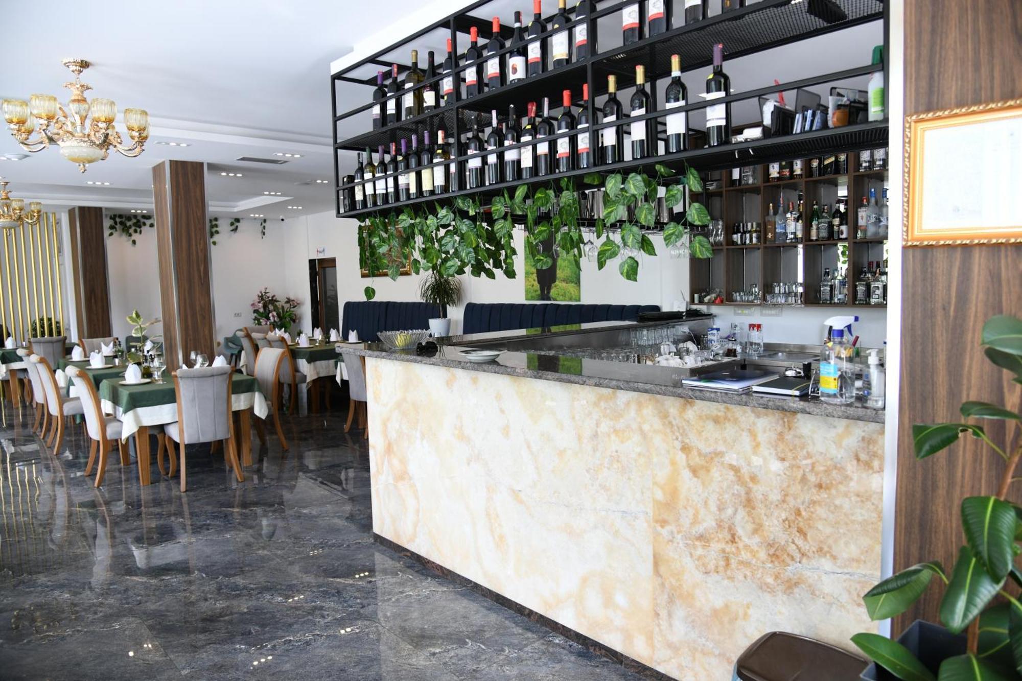 Two Brothers B A&s Bar & Restaurant Valbone